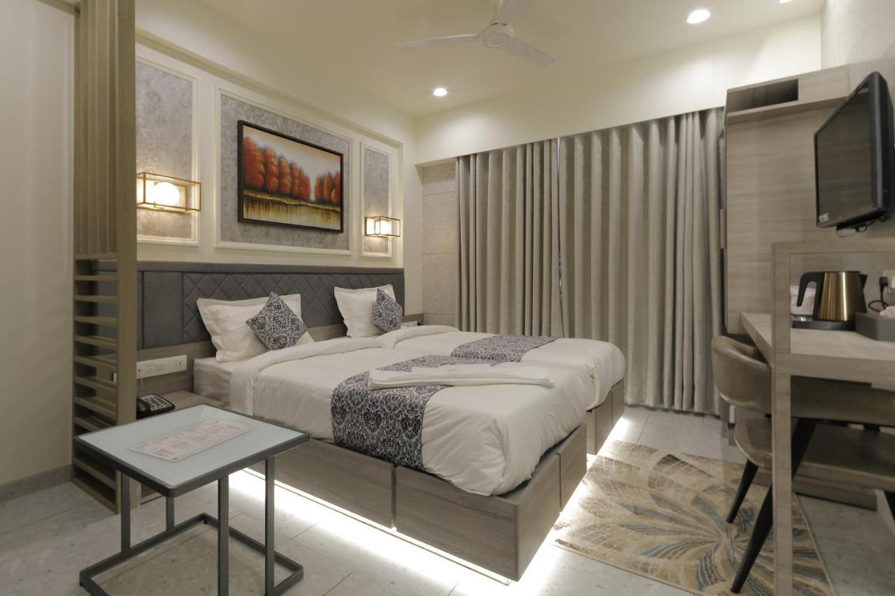 Hotel Elysian Residency Ahmedabad Exterior foto