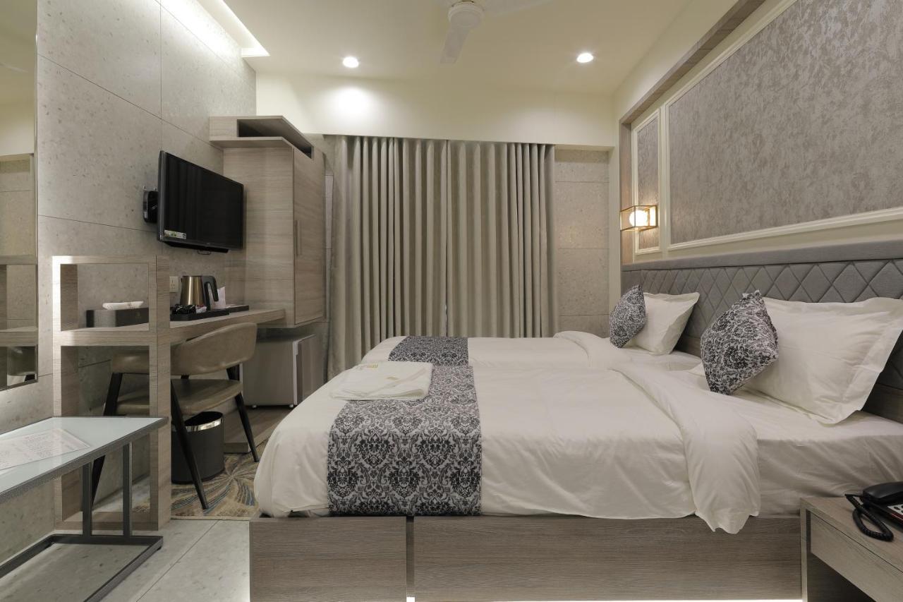 Hotel Elysian Residency Ahmedabad Exterior foto