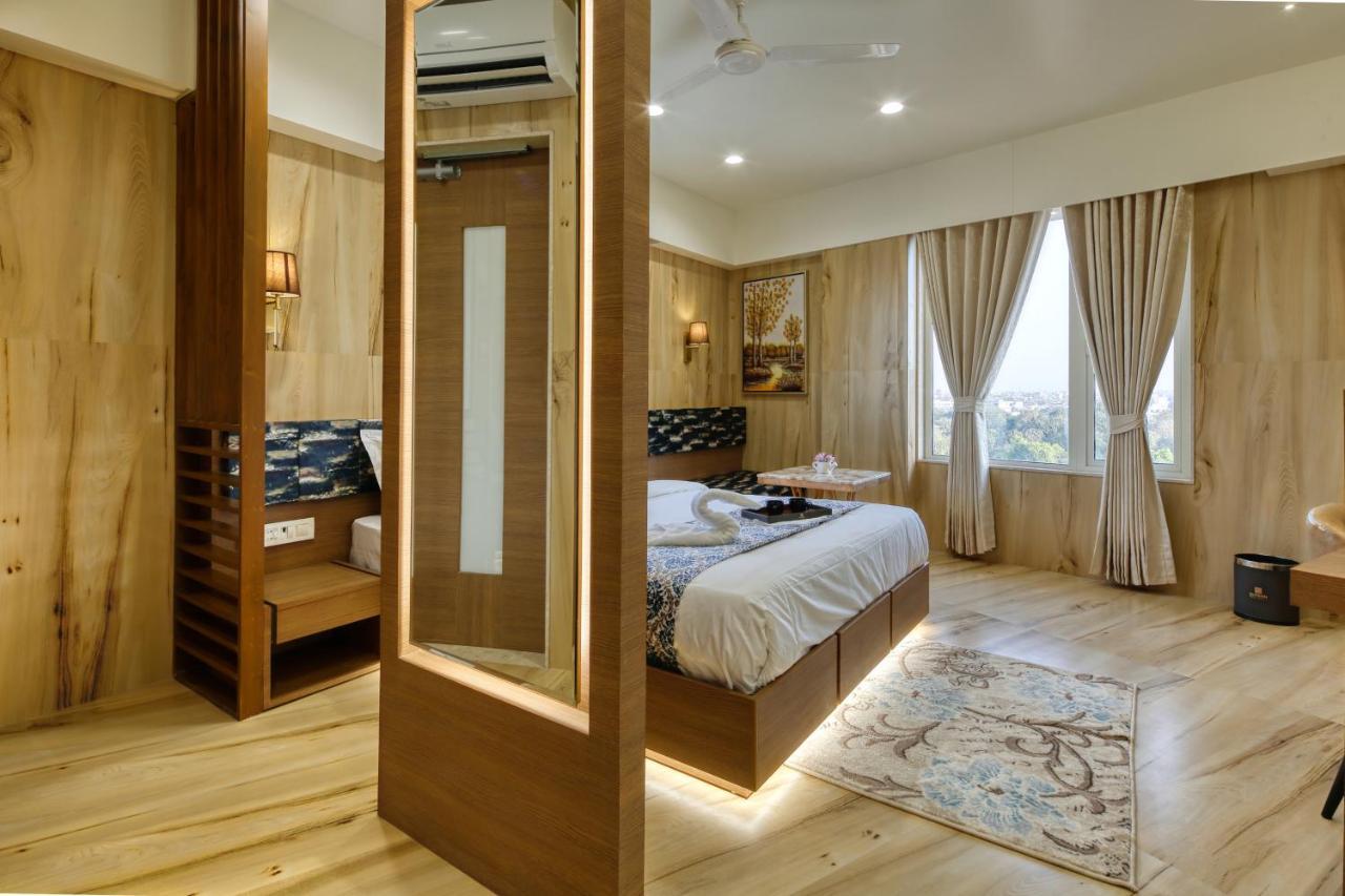 Hotel Elysian Residency Ahmedabad Exterior foto