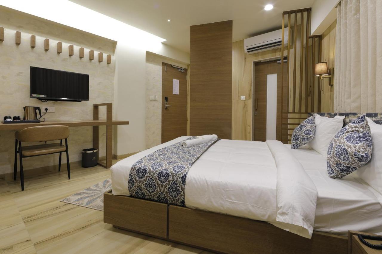 Hotel Elysian Residency Ahmedabad Exterior foto