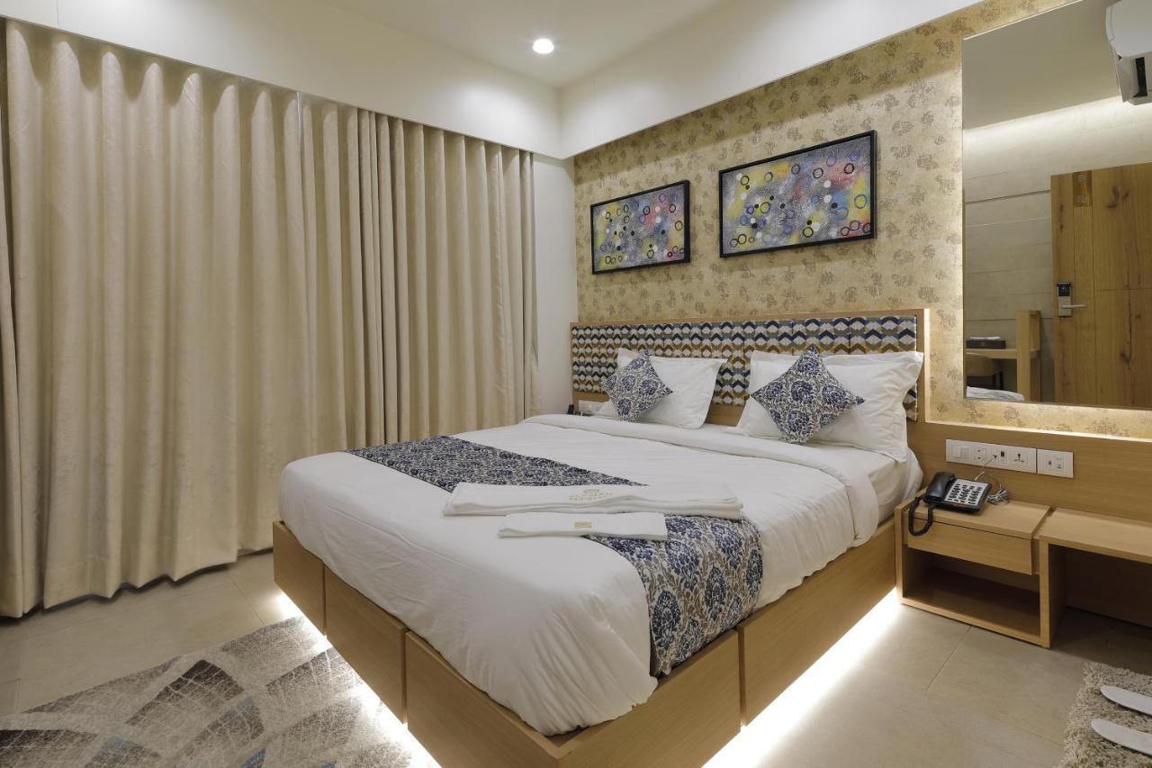 Hotel Elysian Residency Ahmedabad Exterior foto